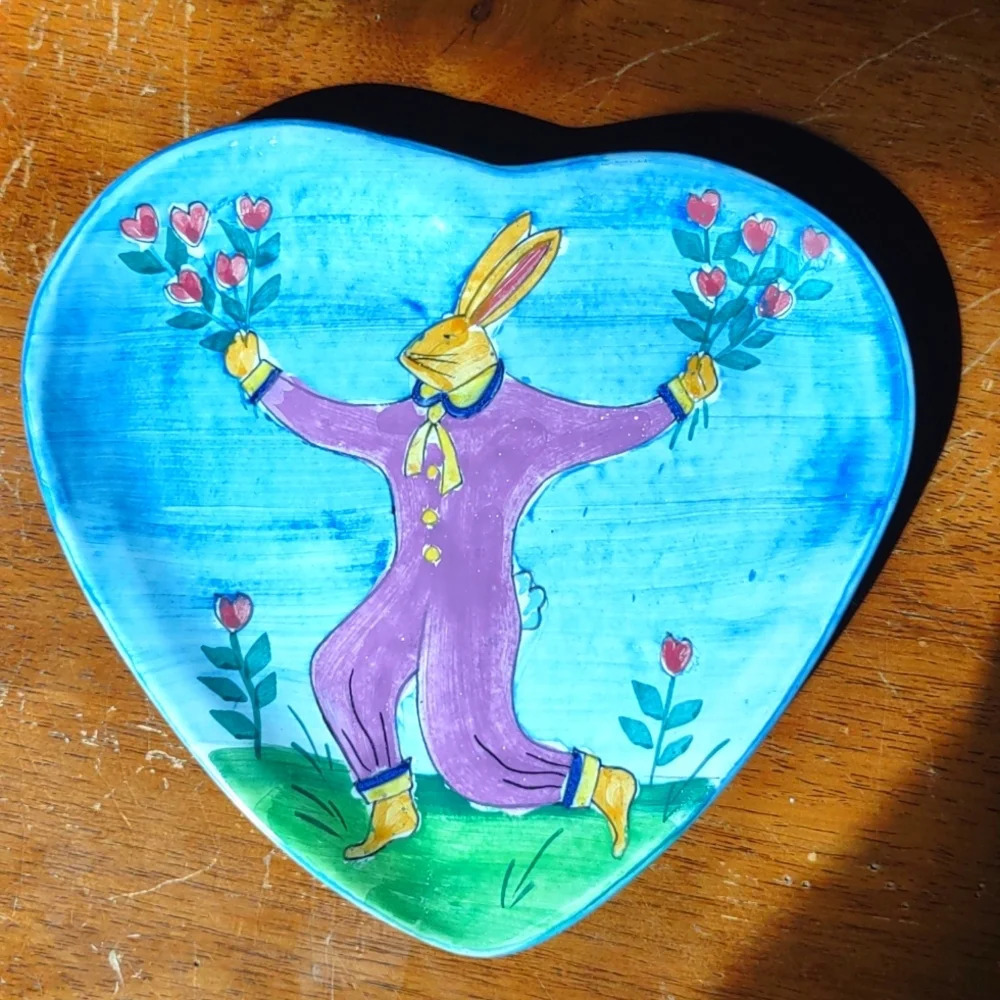 Mesa International Heart Shape Plate